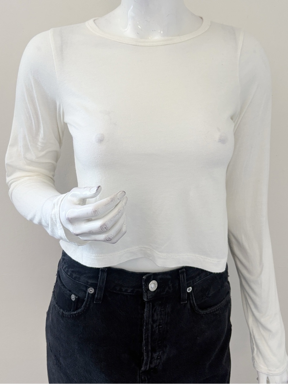 Eterne White Long-Sleeve Crewneck Cropped Tee
